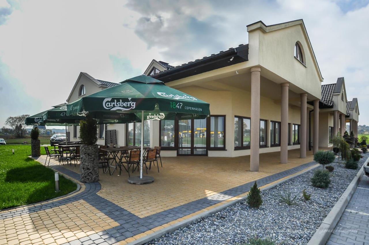 Restauracja Hotel Graal Targowisko Exterior foto