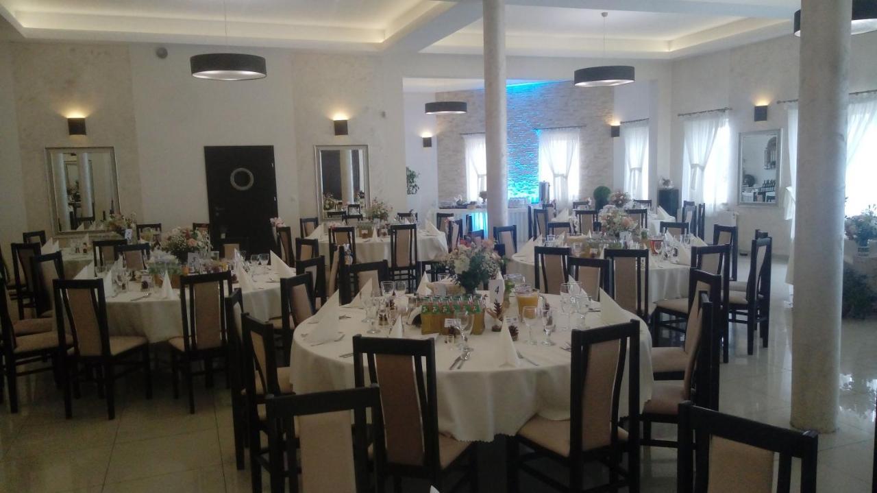 Restauracja Hotel Graal Targowisko Exterior foto